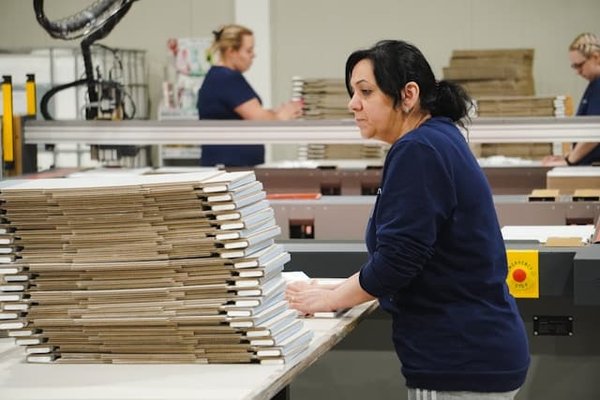 Comment les entreprises de fabrication peuvent-elles se conformer aux normes de sécurité des produits ?